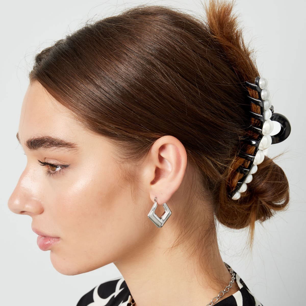 Haarklem Parels zwart — alternatieve afbeelding