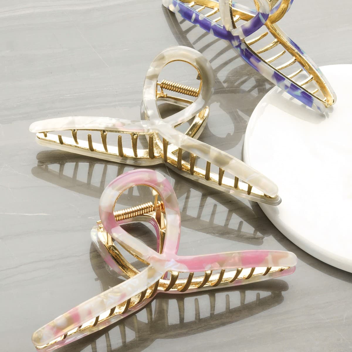 Haarklem Marmer roze — alternatieve afbeelding