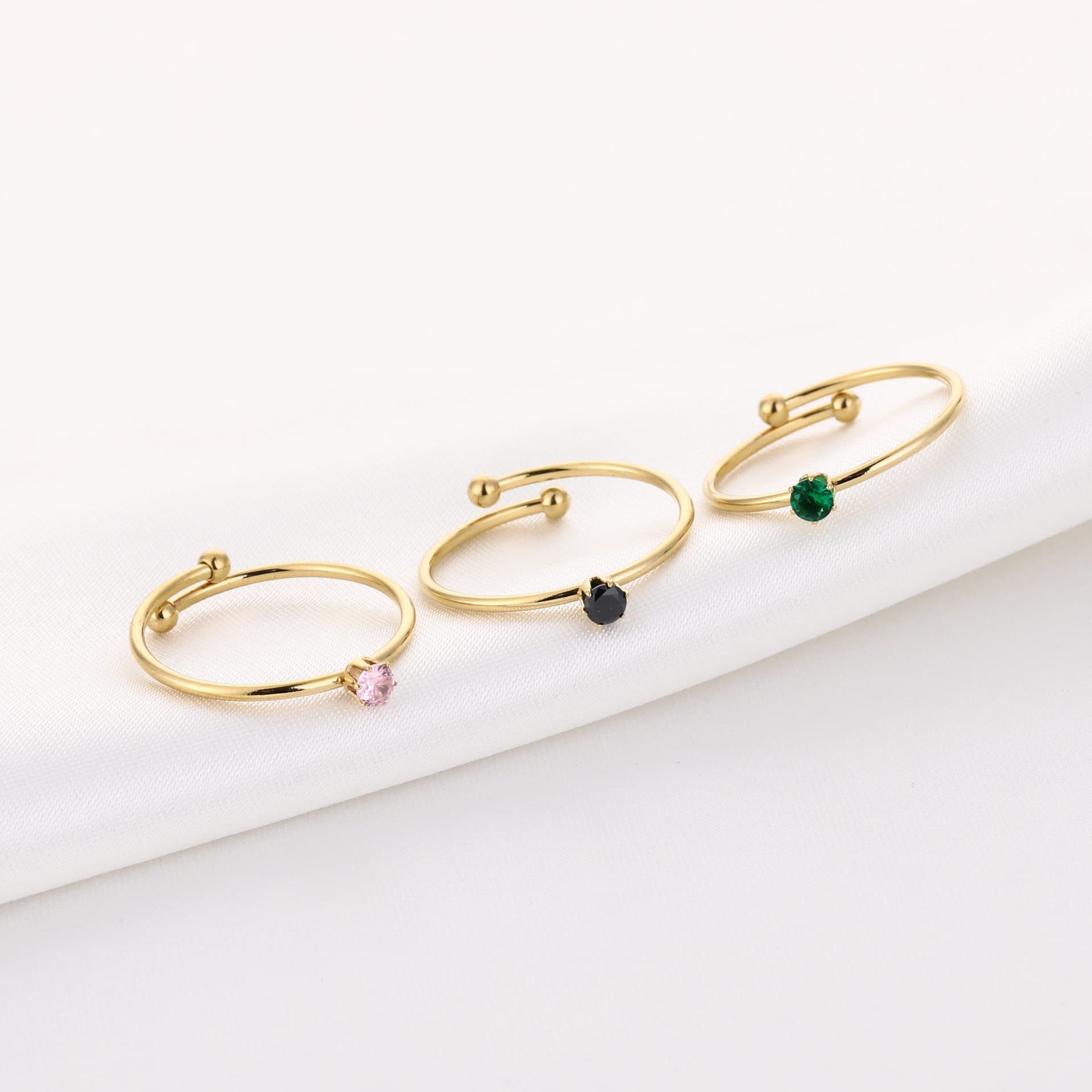 Ring met Steentje zwart — alternatieve afbeelding