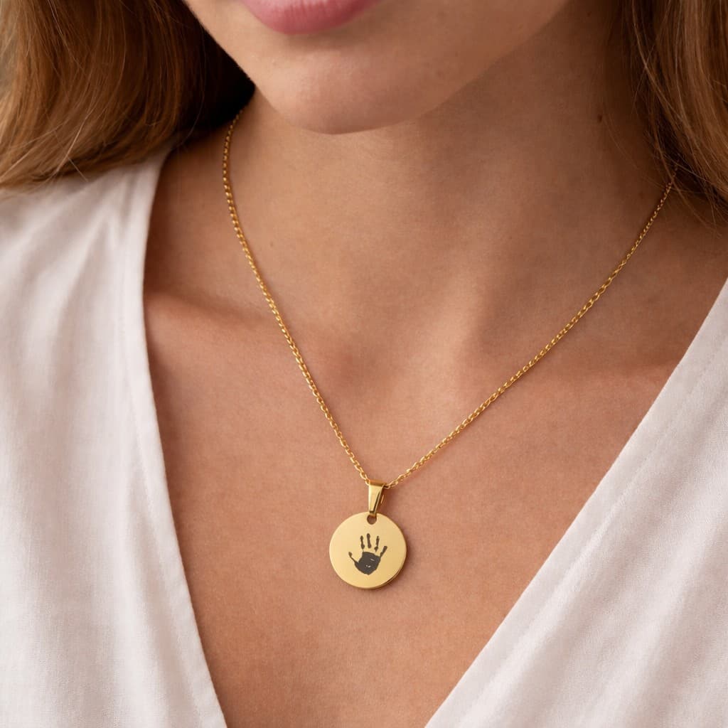 Ketting met Handafdruk — alternatieve afbeelding
