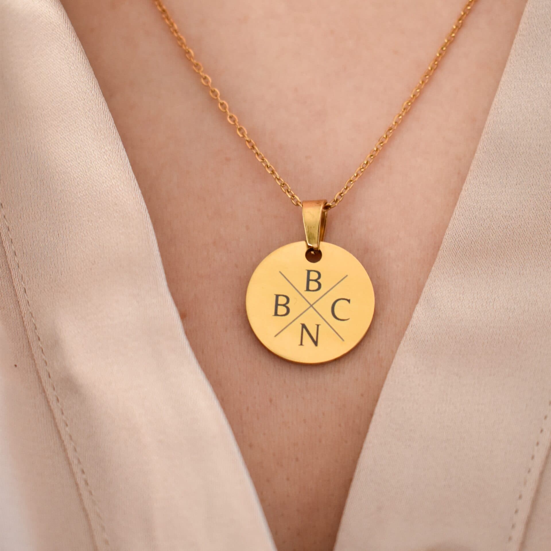 Munt Ketting met 4 Initialen — alternatieve afbeelding